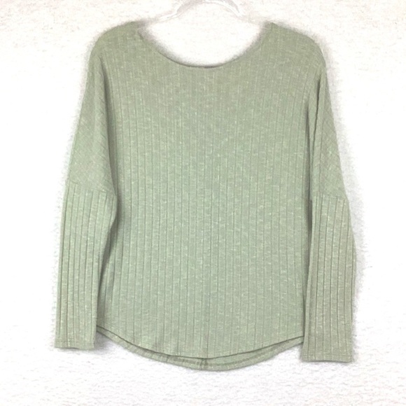 Green Envelope Women’s Size Medium Long Sleeve T-shirt. - Picture 5 of 10